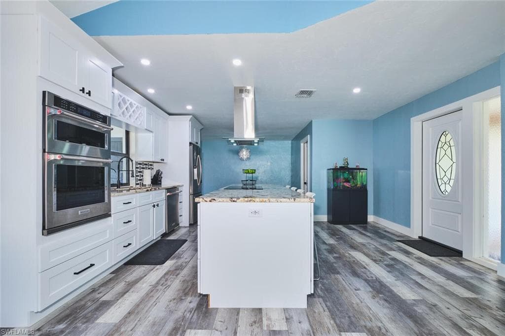 6451 Adelphi CIR-5