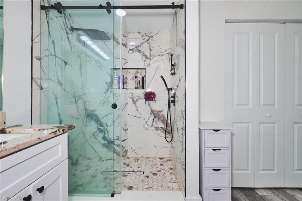 6451 Adelphi CIR-12