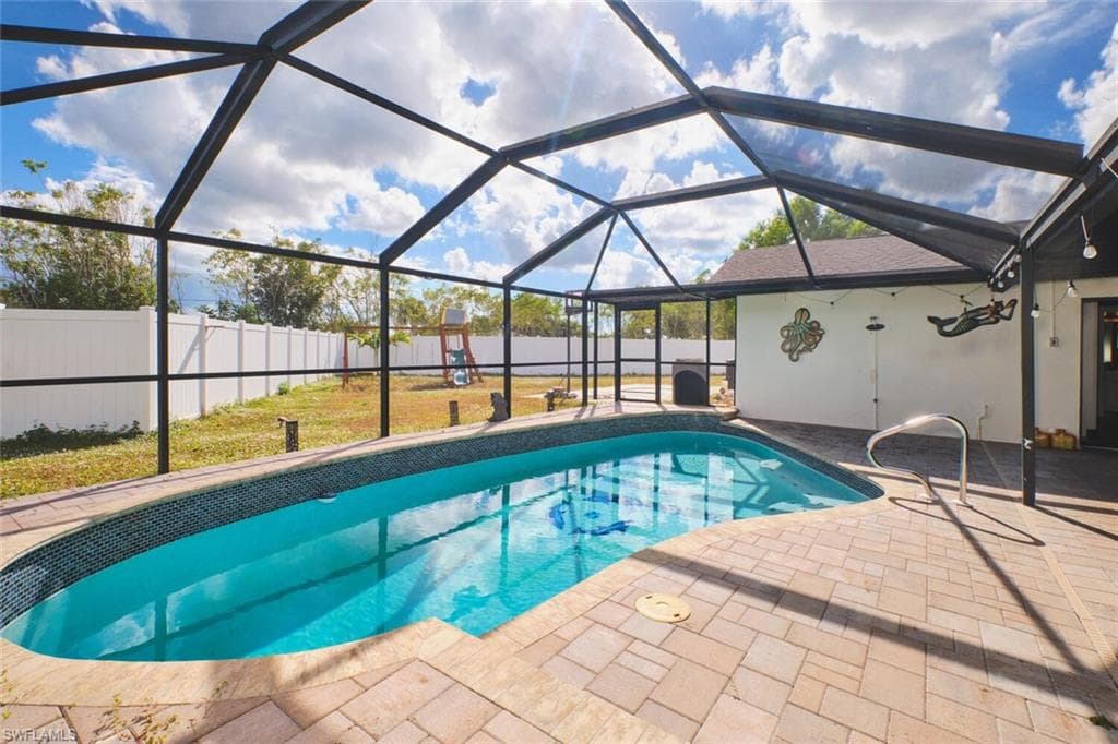 6451 Adelphi CIR-25