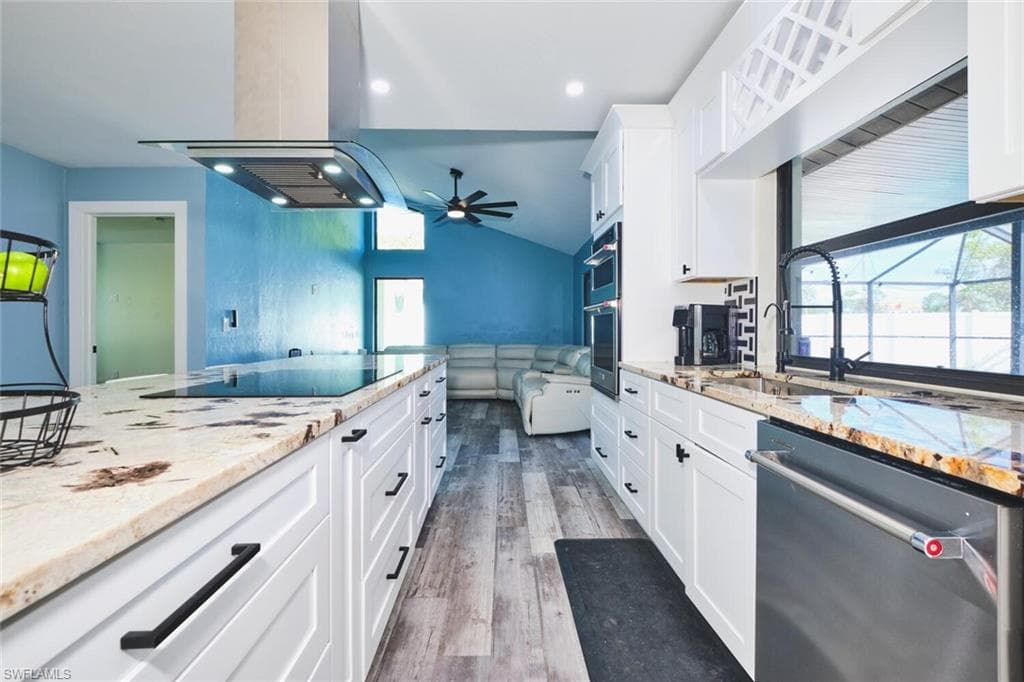 6451 Adelphi CIR-6