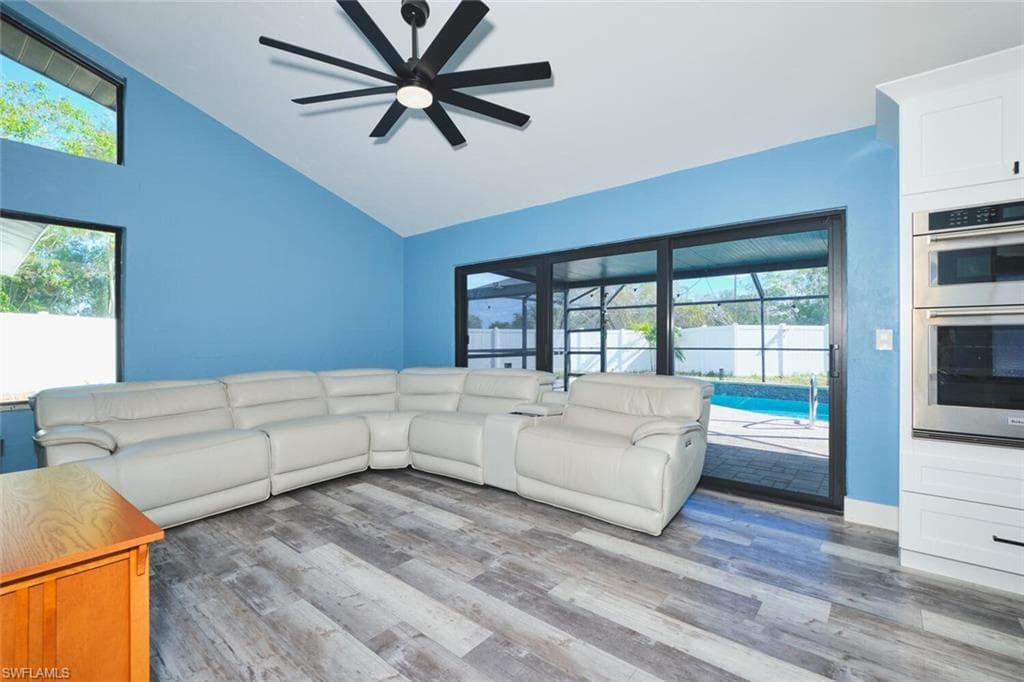 6451 Adelphi CIR-4