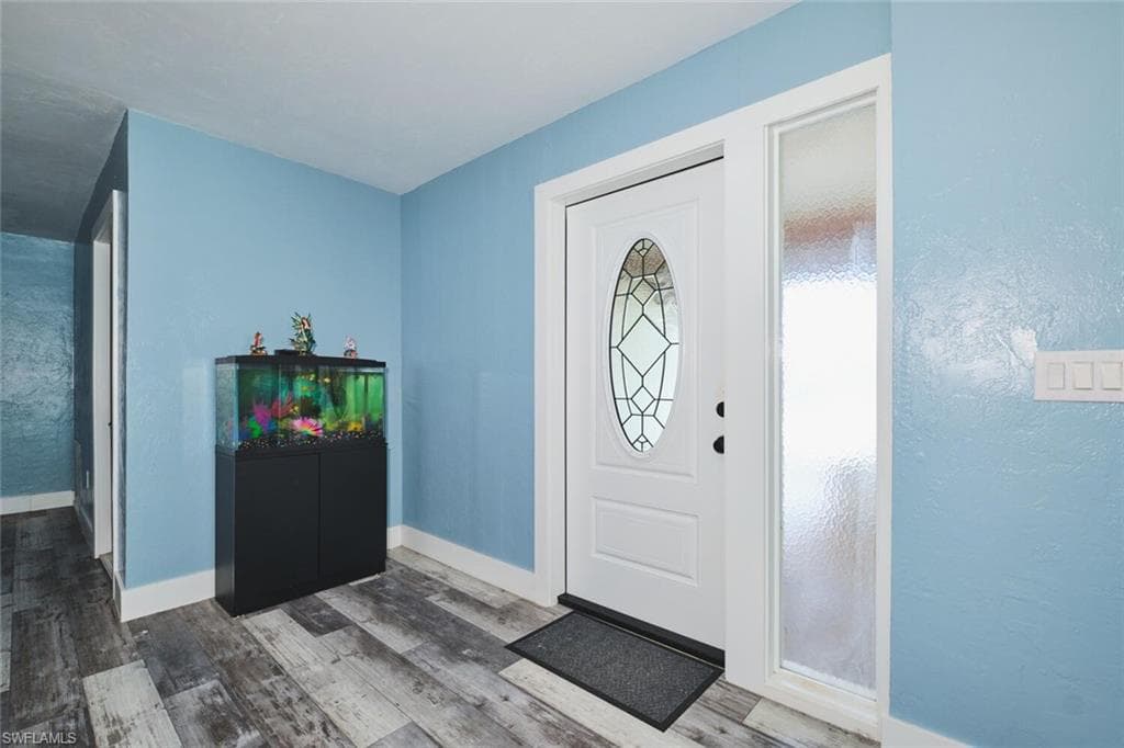 6451 Adelphi CIR-8