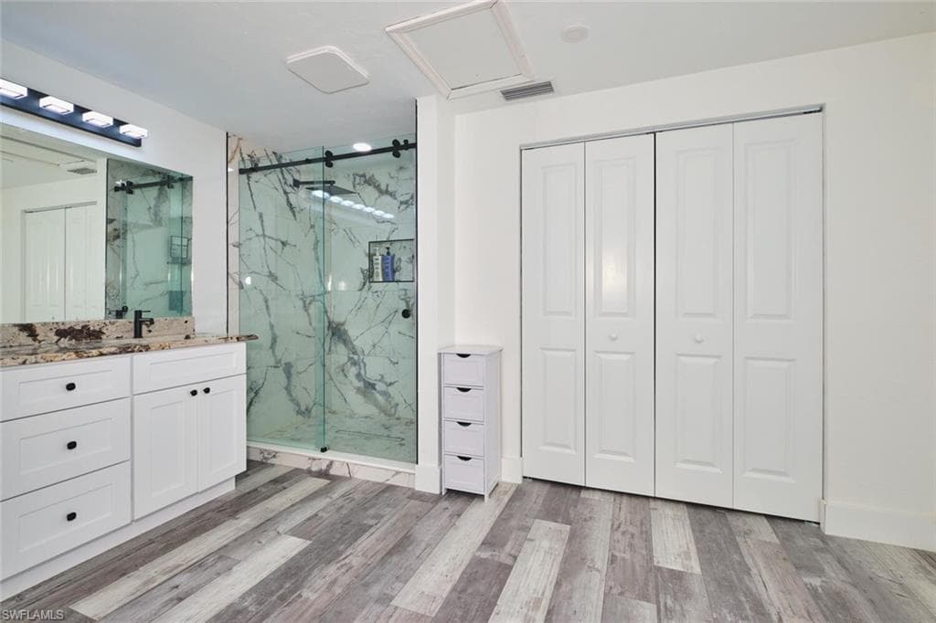 6451 Adelphi CIR-10