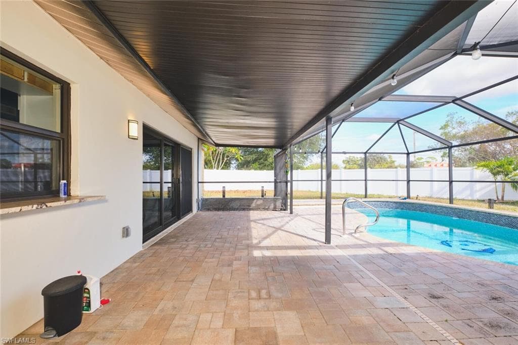 6451 Adelphi CIR-20