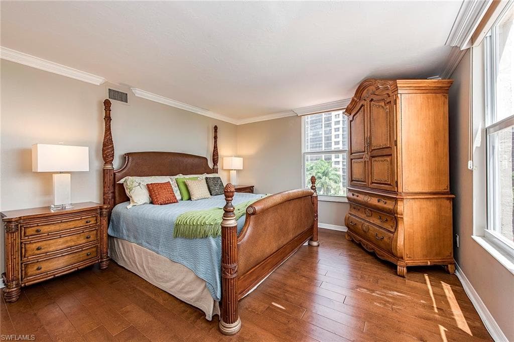 10701 Gulf Shore DR # 502, NAPLES FL 34108-5