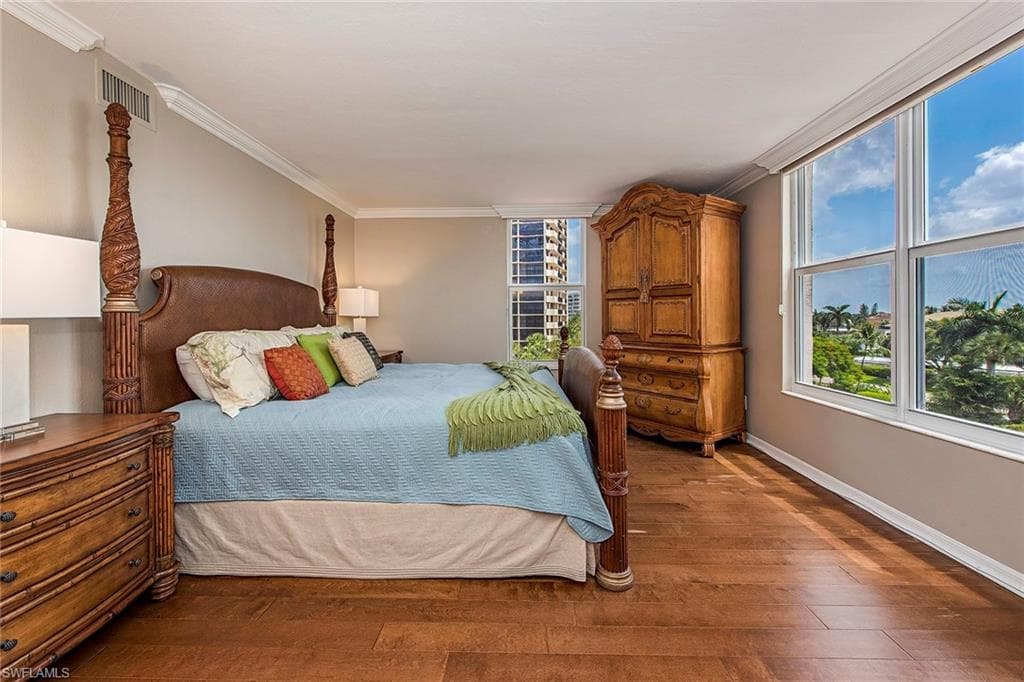 10701 Gulf Shore DR # 502, NAPLES FL 34108-4