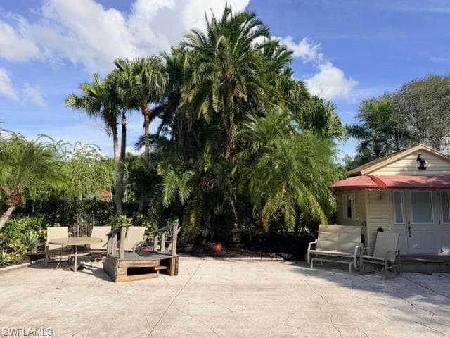 4604 Southern Breeze DR, NAPLES FL 34114-1