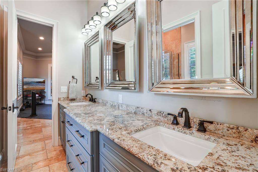 7562 Cordoba CIR, NAPLES FL 34109-25