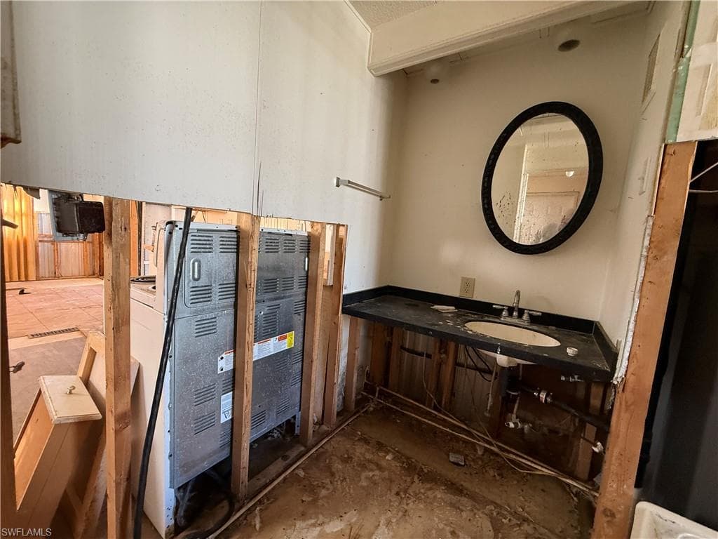 16201 Cathy CT, FORT MYERS FL 33908-7