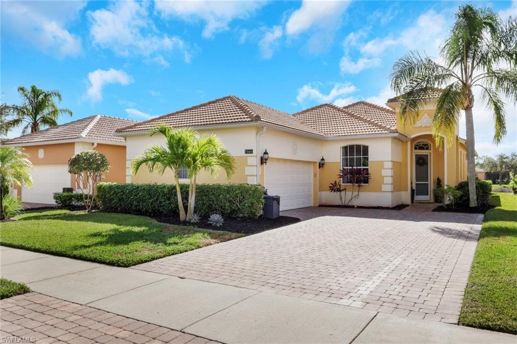 15464 Cortona WAY, NAPLES FL 34120-1