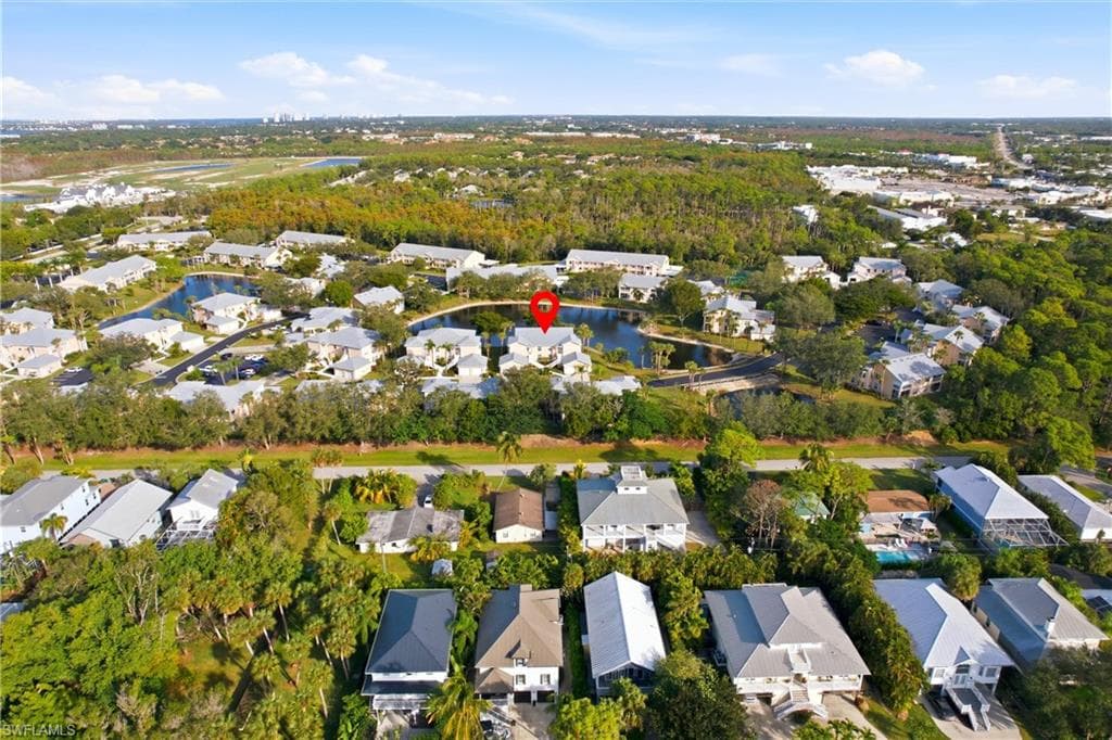 688 Wiggins Lake DR # 201, NAPLES FL 34110-41