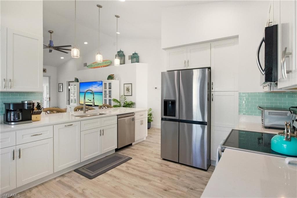 688 Wiggins Lake DR # 201, NAPLES FL 34110-11