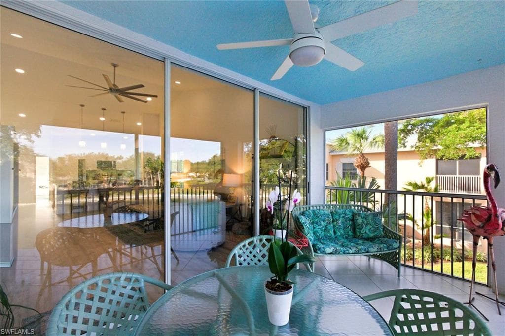 688 Wiggins Lake DR # 201, NAPLES FL 34110-33