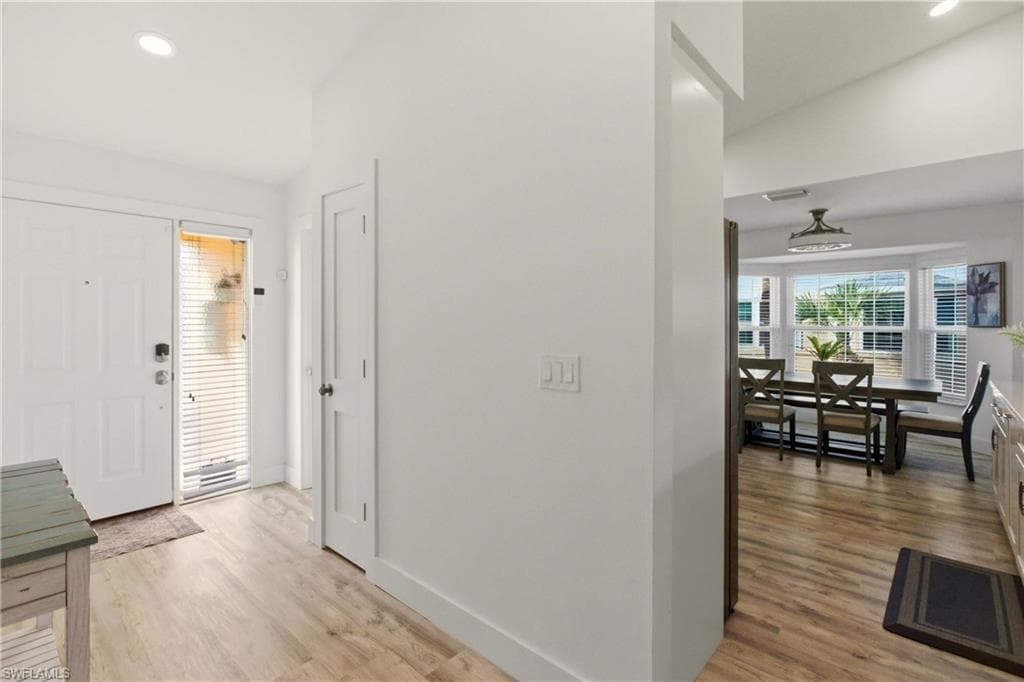 688 Wiggins Lake DR # 201, NAPLES FL 34110-9