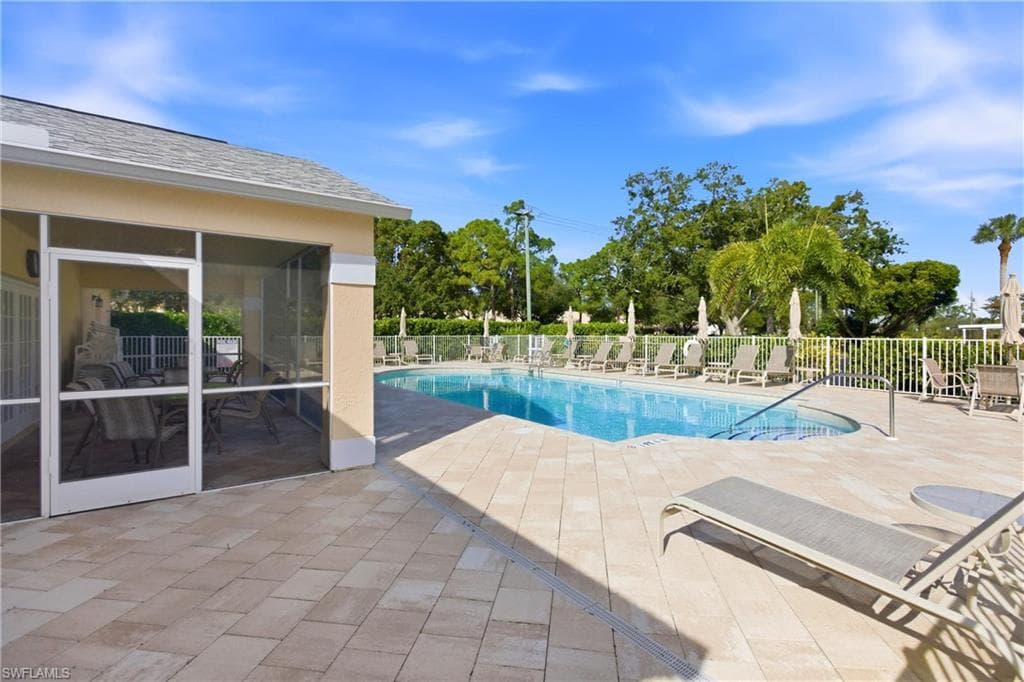 688 Wiggins Lake DR # 201, NAPLES FL 34110-44