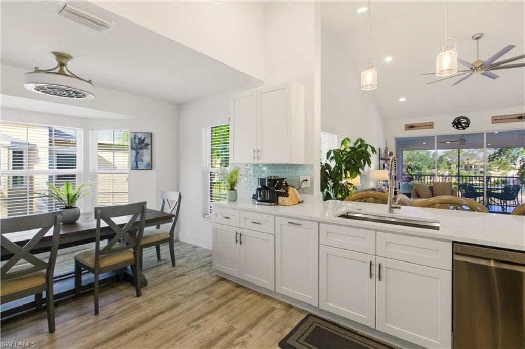 688 Wiggins Lake DR # 201, NAPLES FL 34110-10