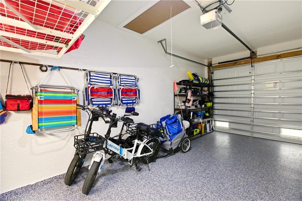 688 Wiggins Lake DR # 201, NAPLES FL 34110-30