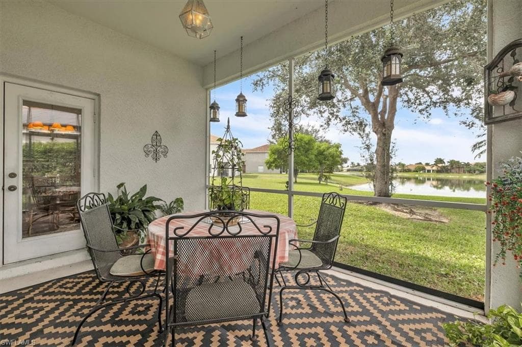 2673 Fishtail Palm CT, NAPLES FL 34120-26