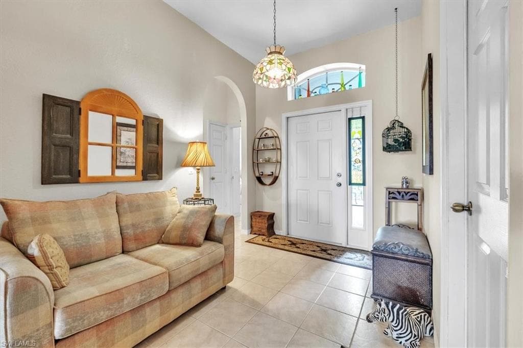 2673 Fishtail Palm CT, NAPLES FL 34120-4