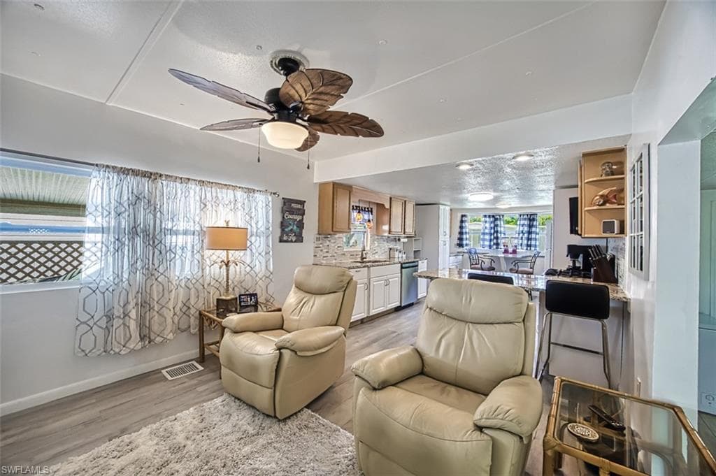114 Moorhead MNR # 114, NAPLES FL 34112-17