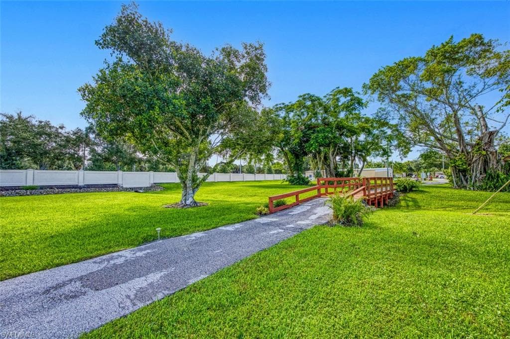 114 Moorhead MNR # 114, NAPLES FL 34112-28