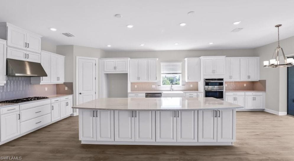 26909 Victoria PL-2