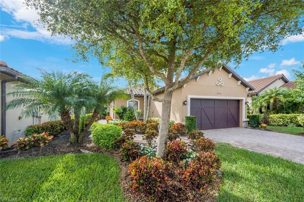 8332 Lucello TER N, NAPLES FL 34114-2