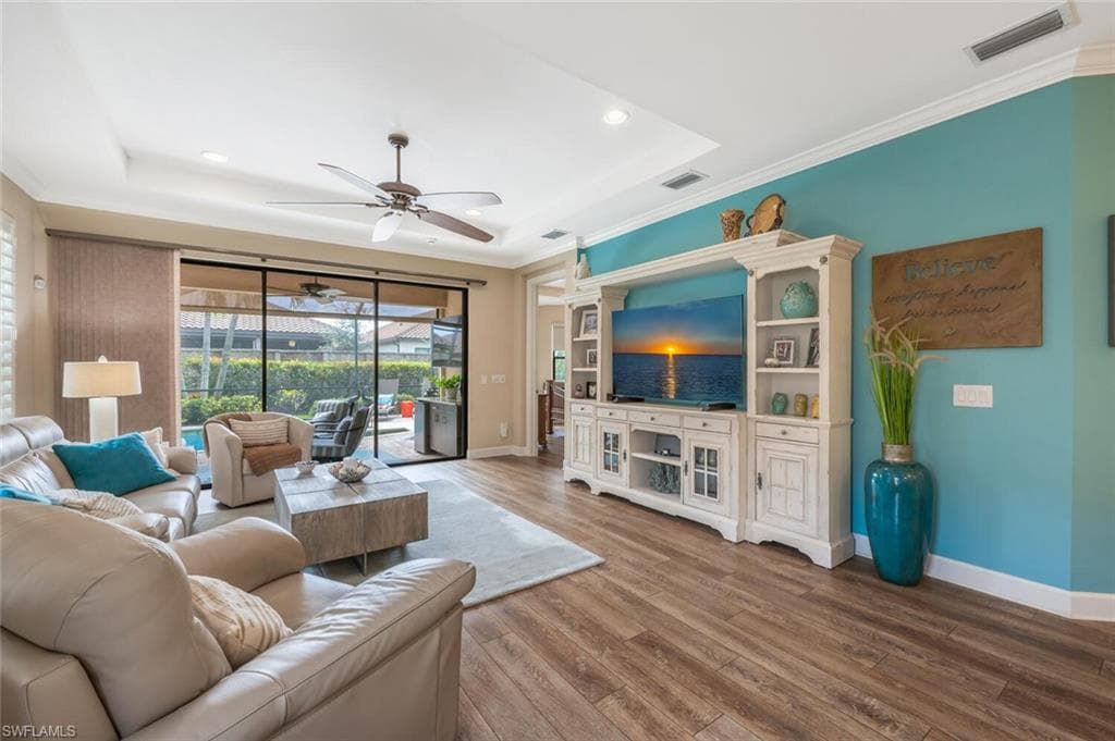 8332 Lucello TER N, NAPLES FL 34114-4