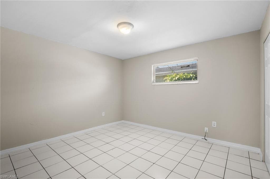 1706 cypress DR, FORT MYERS FL 33907-16