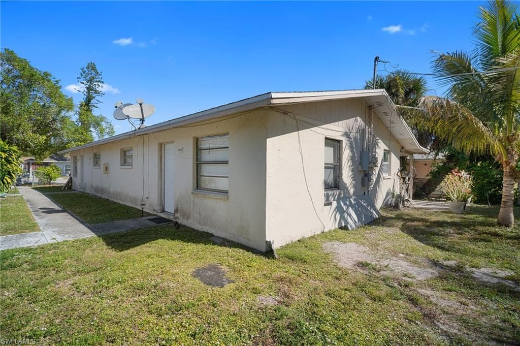 1706 cypress DR, FORT MYERS FL 33907-2