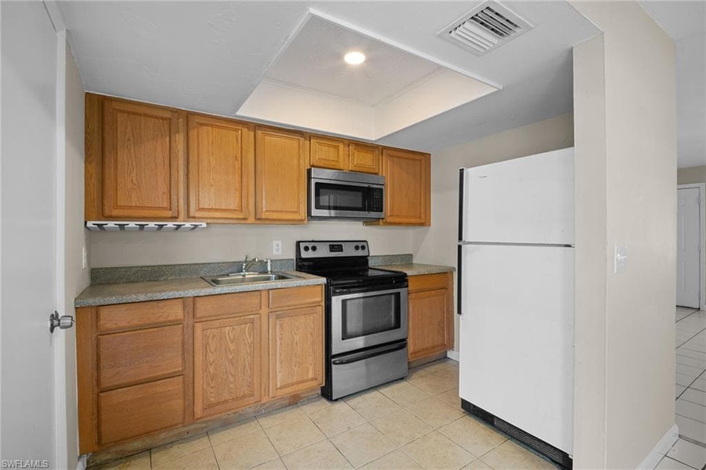 1706 cypress DR, FORT MYERS FL 33907-9