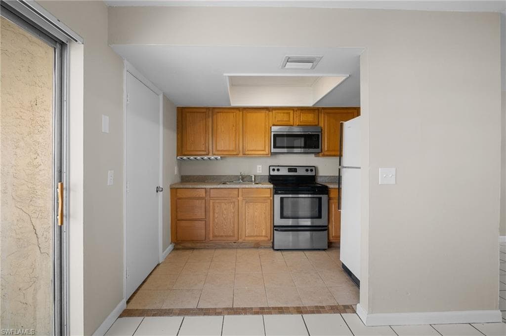 1706 cypress DR, FORT MYERS FL 33907-10