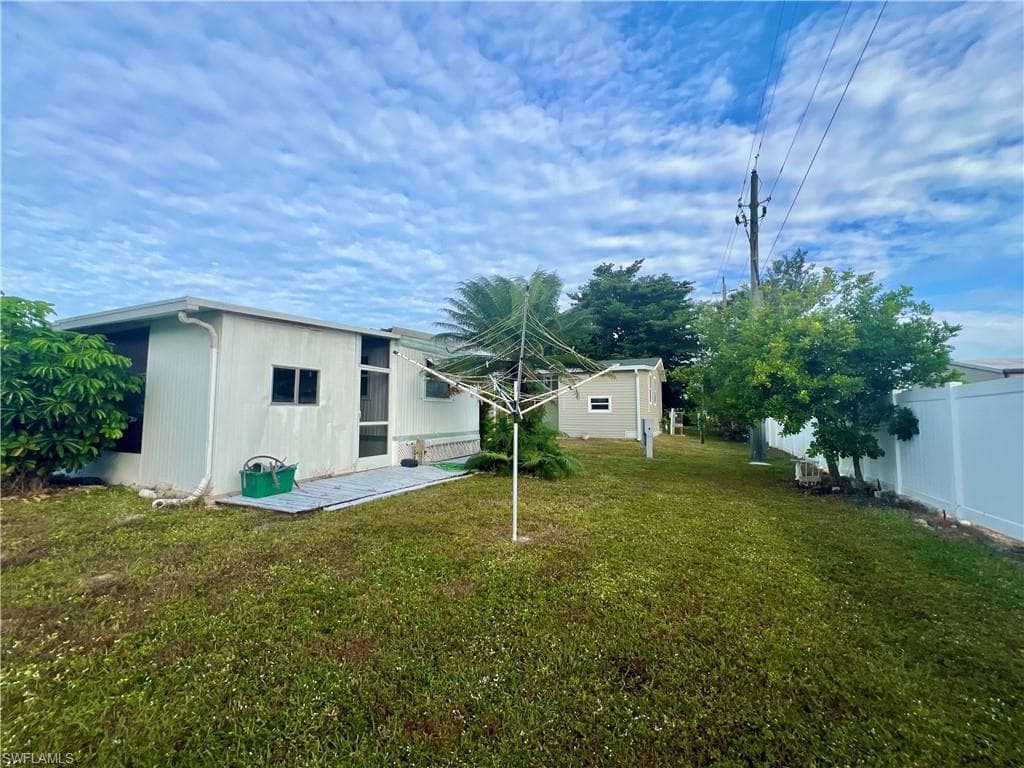 112 Cape Sable DR, NAPLES FL 34104-26