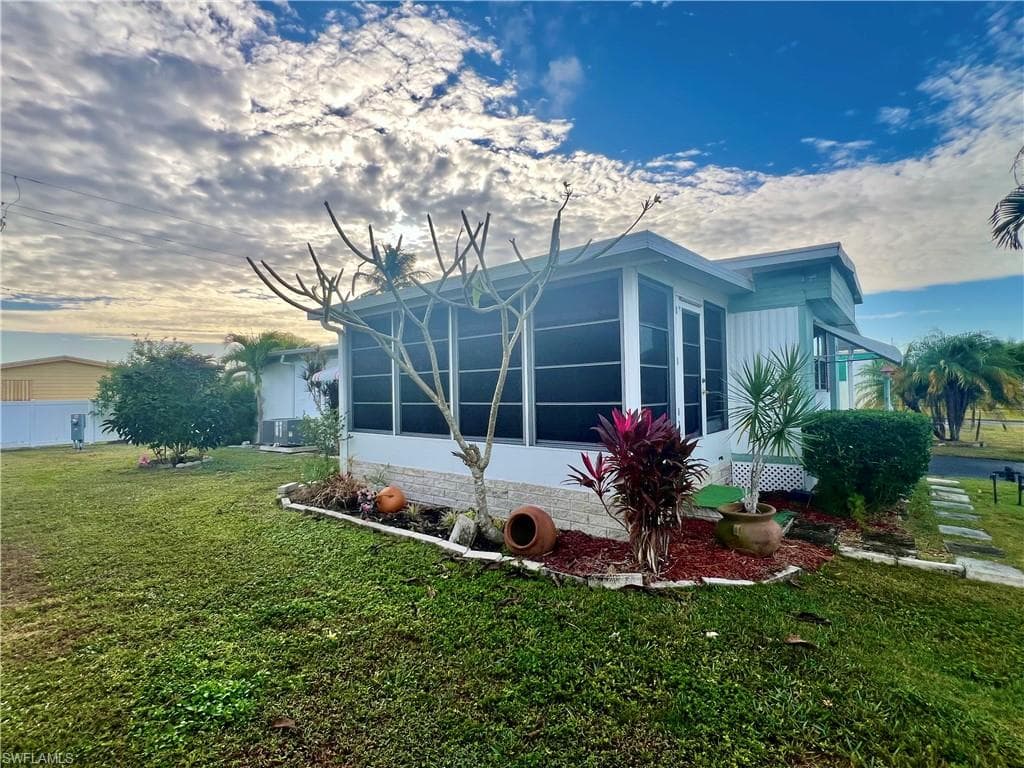 112 Cape Sable DR, NAPLES FL 34104-27