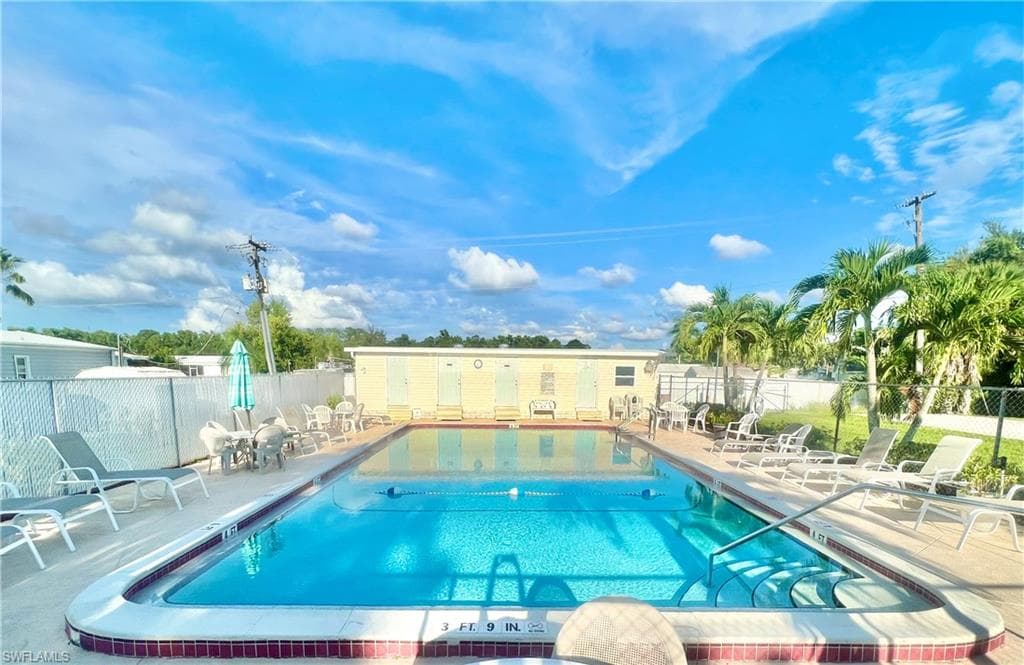 112 Cape Sable DR, NAPLES FL 34104-29