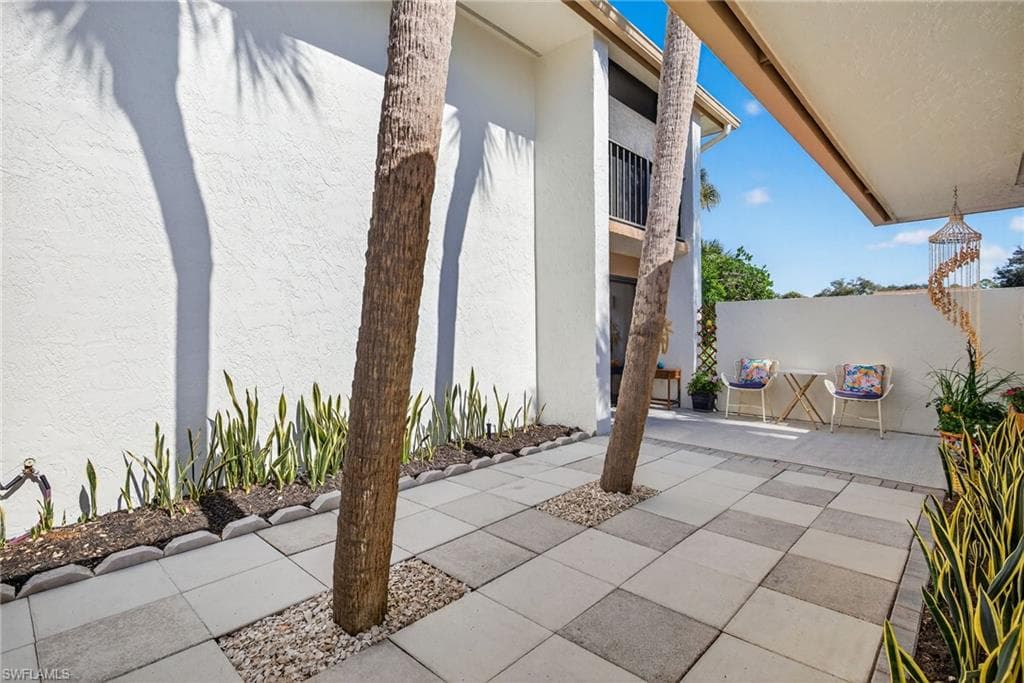 521 Lake Louise CT # 103, NAPLES FL 34110-33