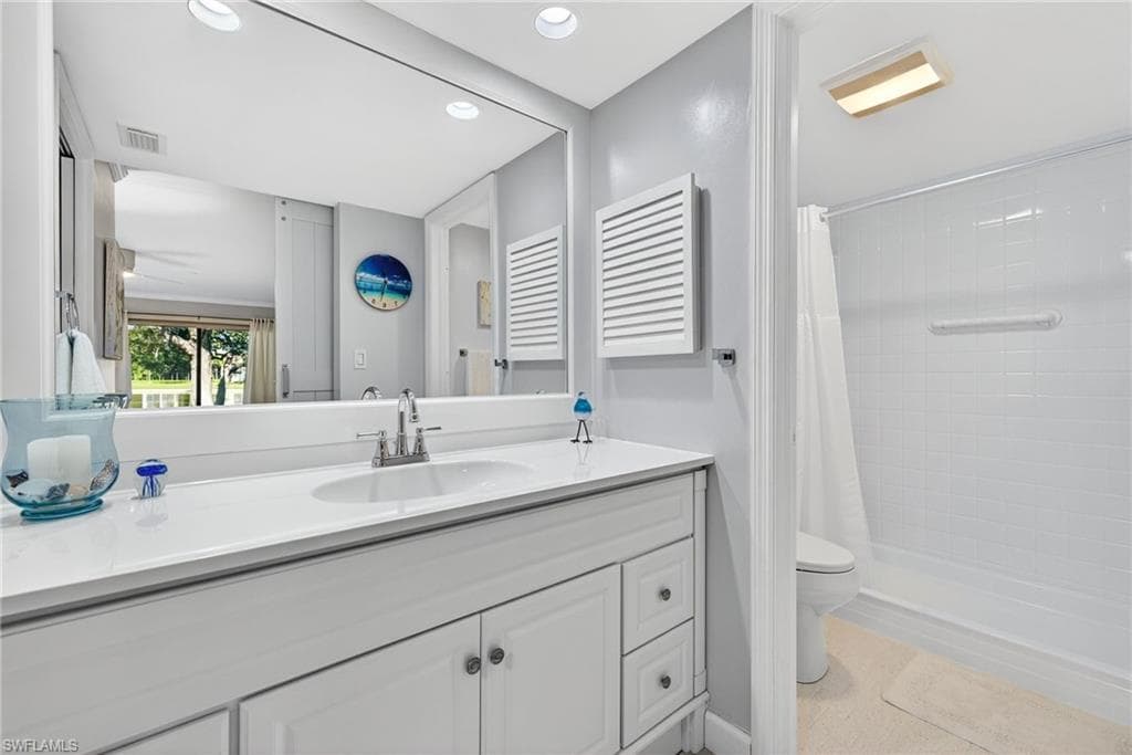 521 Lake Louise CT # 103, NAPLES FL 34110-17