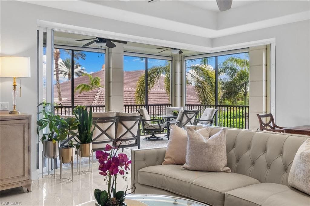 583 Avellino Isles CIR # 202, NAPLES FL 34119-6