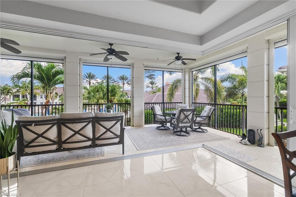 583 Avellino Isles CIR # 202, NAPLES FL 34119-8