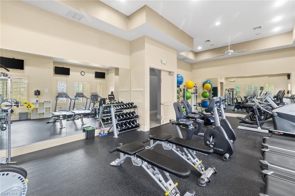 583 Avellino Isles CIR # 202, NAPLES FL 34119-28