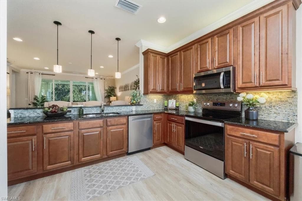 6502 Monterey PT # 202, NAPLES FL 34105-12