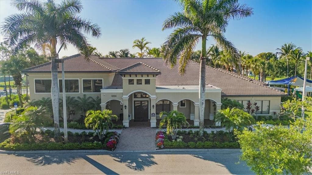 6502 Monterey PT # 202, NAPLES FL 34105-35