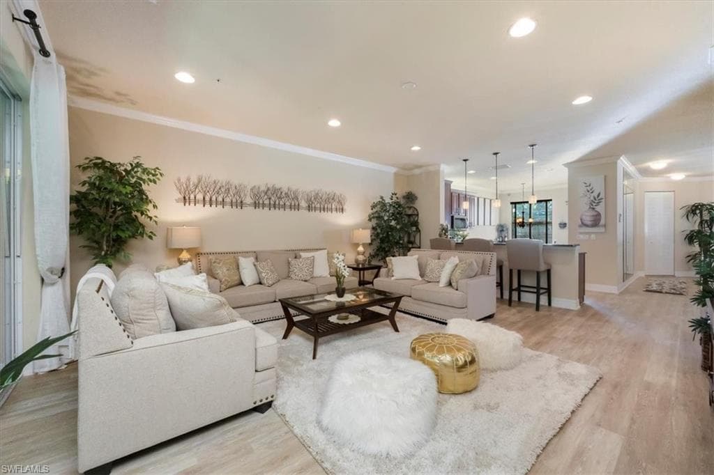 6502 Monterey PT # 202, NAPLES FL 34105-8