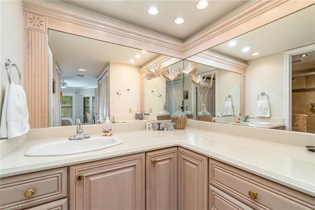 912 SW 48th TER # 208, CAPE CORAL FL 33914-17