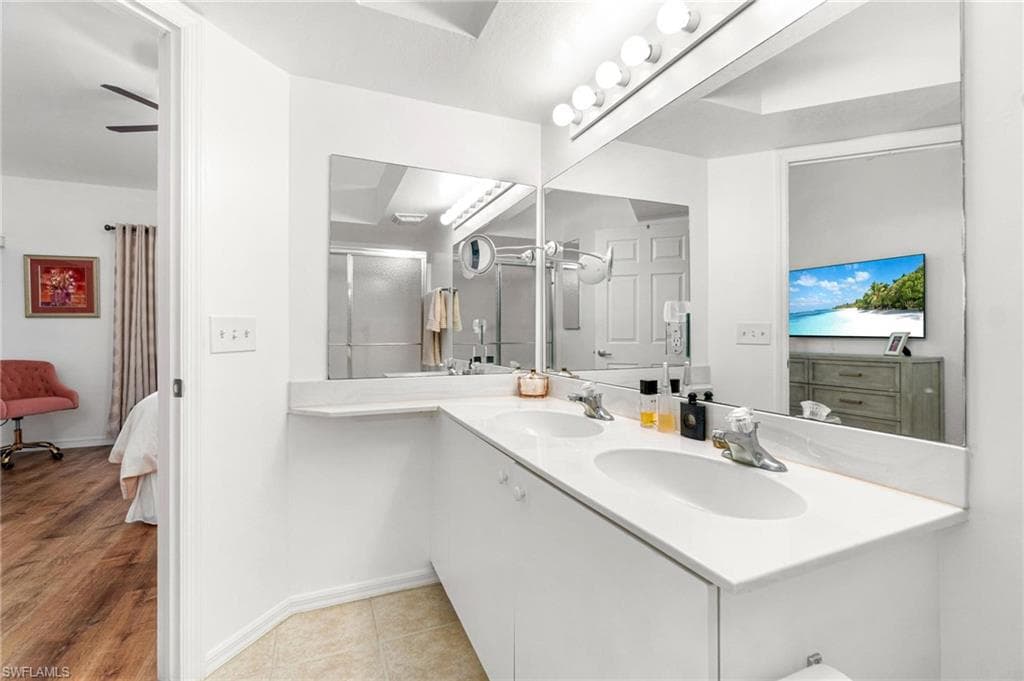 4945 Cougar CT S # 202, NAPLES FL 34109-19