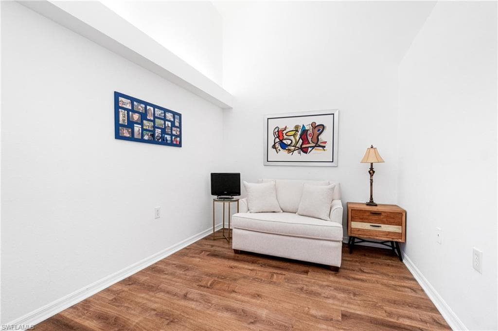 4945 Cougar CT S # 202, NAPLES FL 34109-23