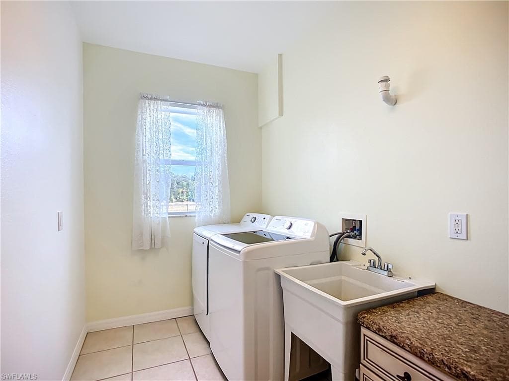 4353 Hidden River RD, SARASOTA FL 34240-34