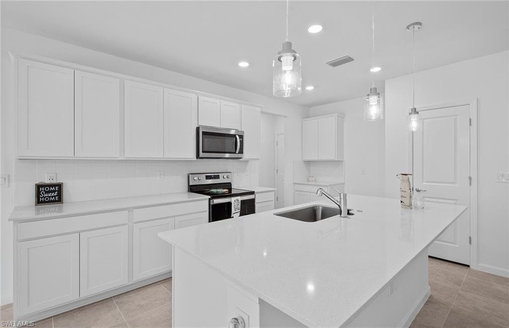 1650 Lake Jessup CIR, CAPE CORAL FL 33909-6