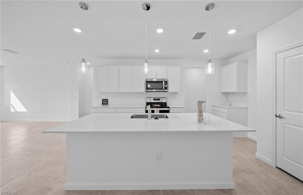 1650 Lake Jessup CIR, CAPE CORAL FL 33909-3