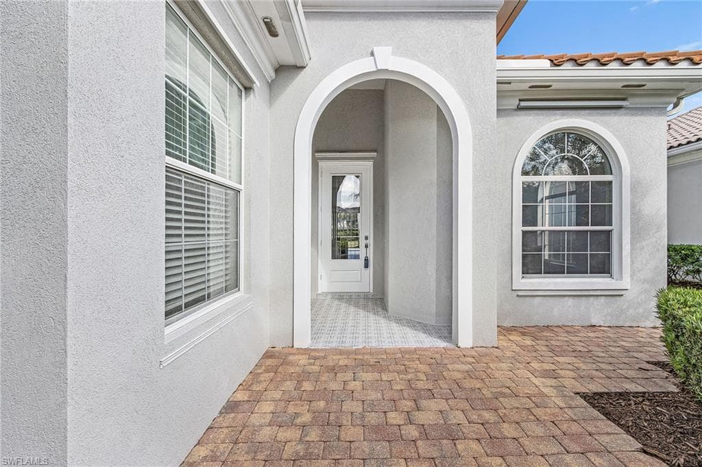 7549 Garibaldi CT, NAPLES FL 34114-2
